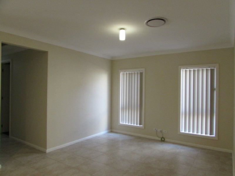 19 Grimes Avenue, Elderslie NSW 2570