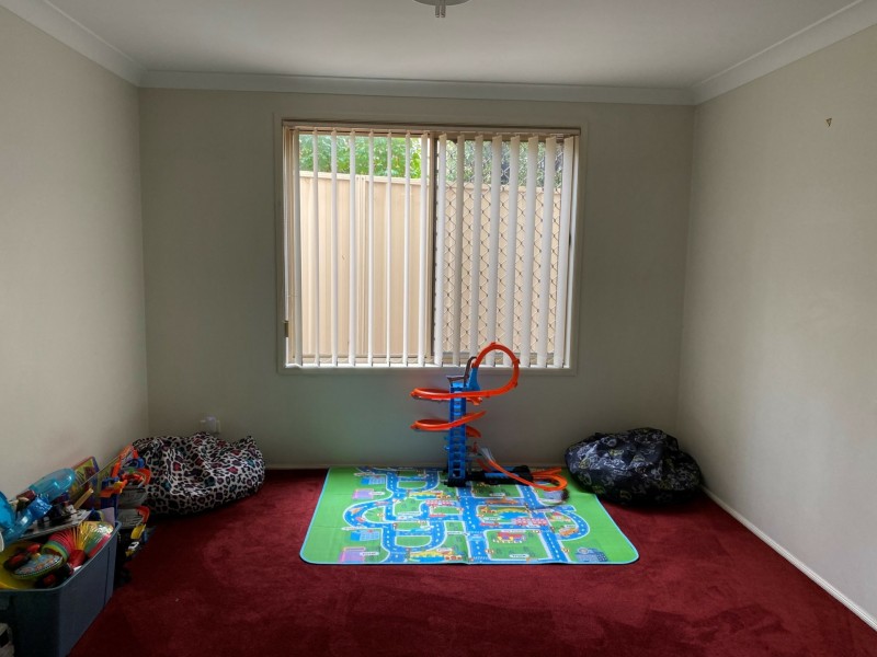 121 St Helens Park Drive, St Helens Park NSW 2560