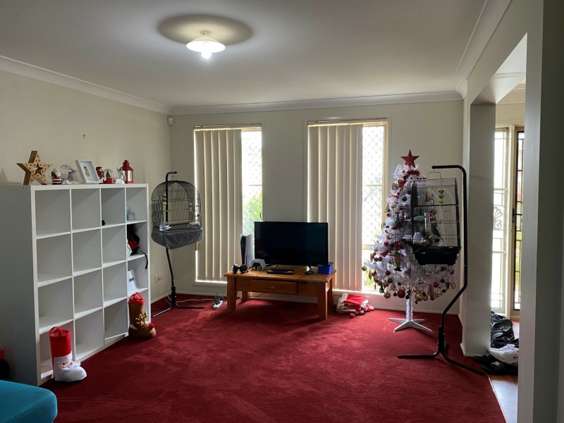 121 St Helens Park Drive, St Helens Park NSW 2560