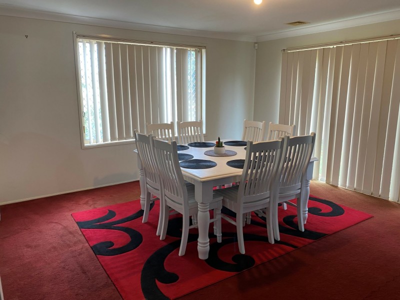 121 St Helens Park Drive, St Helens Park NSW 2560