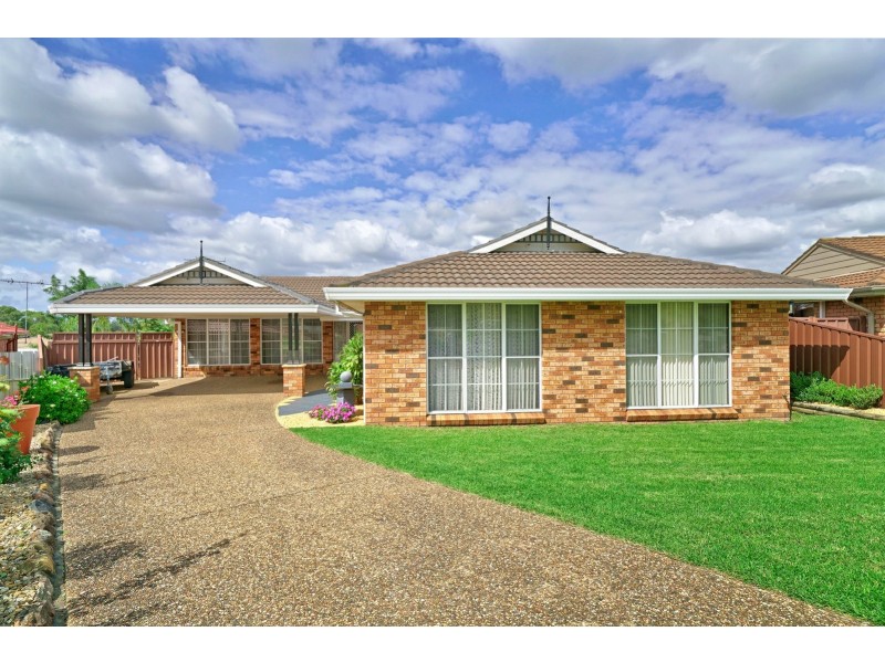 18 Mackenzie Place, Kearns NSW 2558