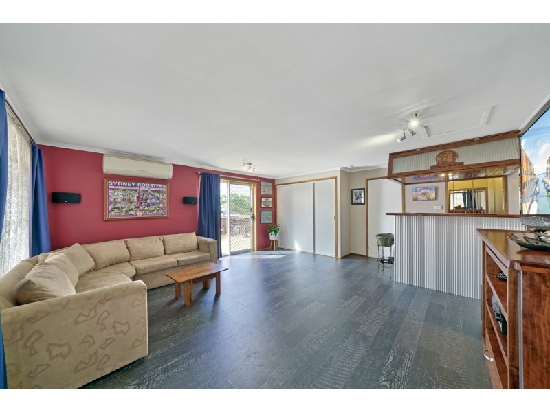 18 Mackenzie Place, Kearns NSW 2558