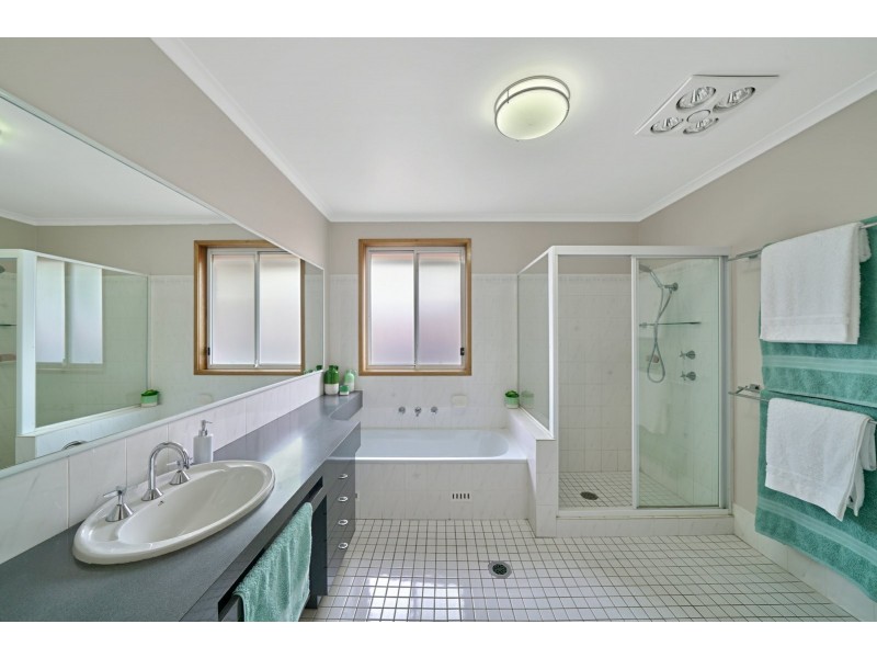 18 Mackenzie Place, Kearns NSW 2558