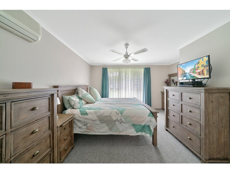 18 Mackenzie Place, Kearns NSW 2558