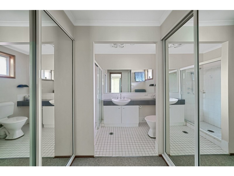 18 Mackenzie Place, Kearns NSW 2558