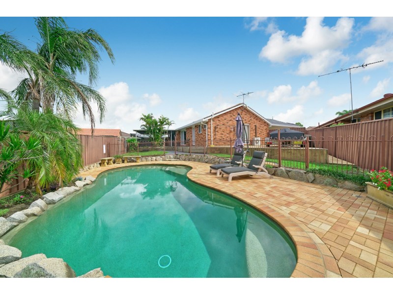 18 Mackenzie Place, Kearns NSW 2558