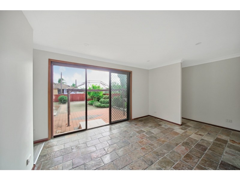 58 Pinaroo Crescent, Bradbury NSW 2560