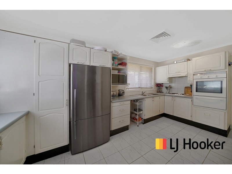 6 Spumante Close, Eschol Park NSW 2558