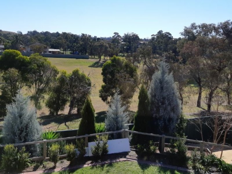 6 Spumante Close, Eschol Park NSW 2558