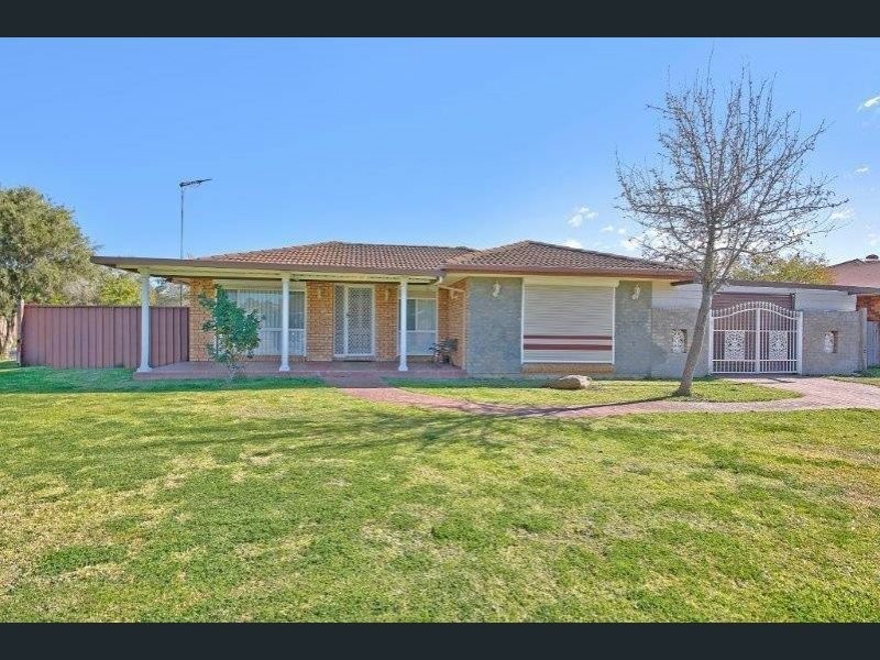 27 Bernardo Street, Rosemeadow NSW 2560