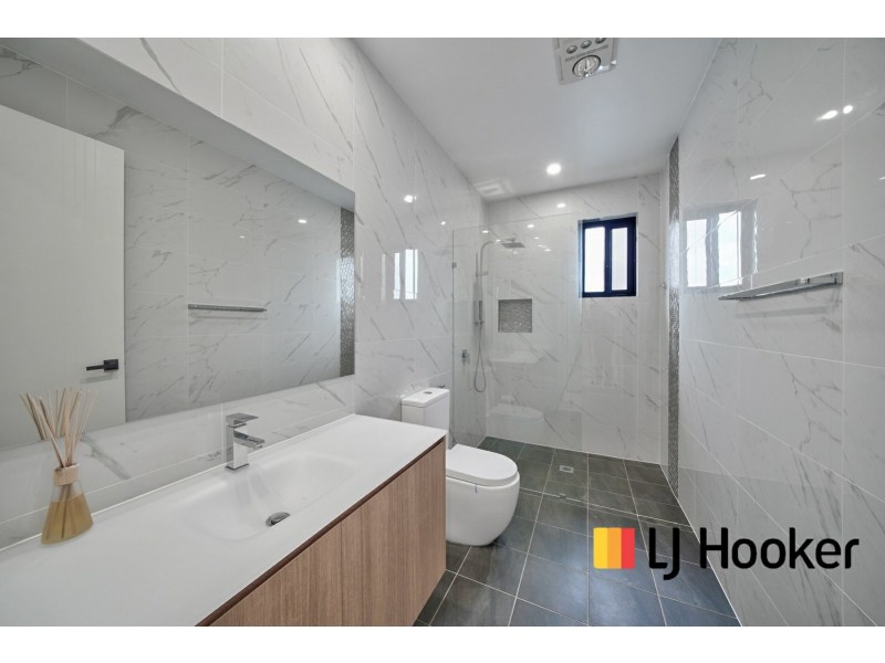 5 Mahoney Drive, Campbelltown NSW 2560