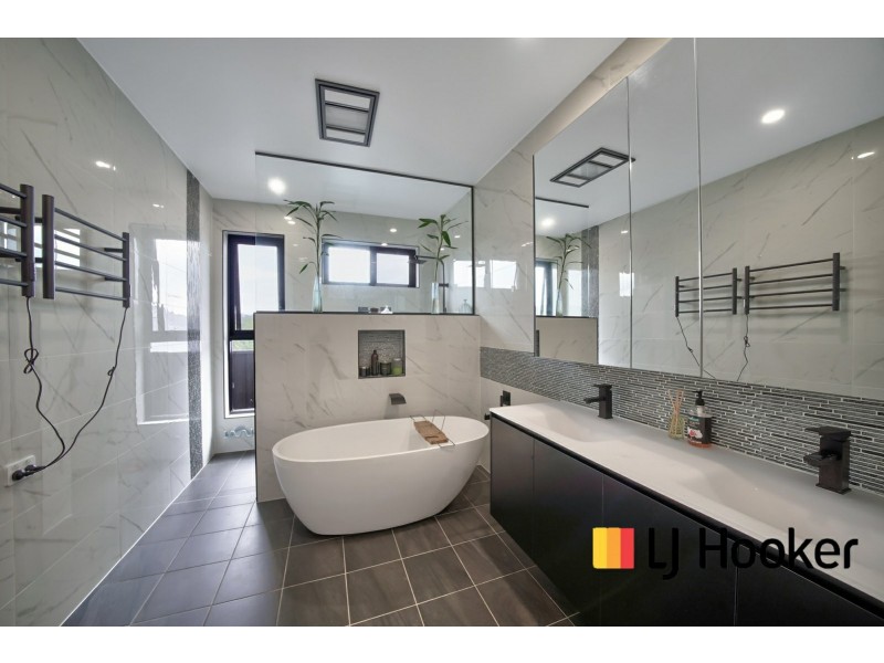 5 Mahoney Drive, Campbelltown NSW 2560