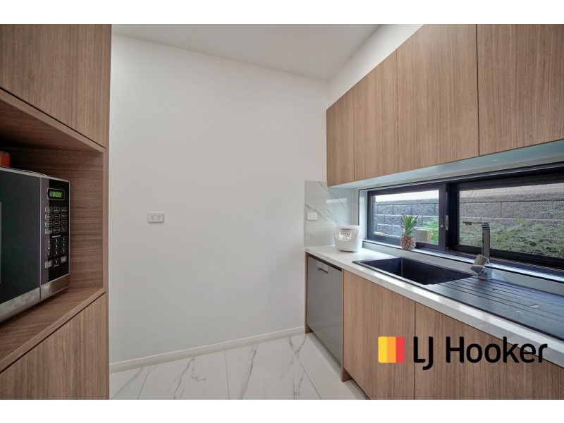 5 Mahoney Drive, Campbelltown NSW 2560