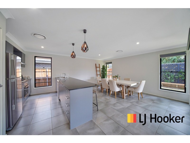 7 Dowie Drive, Claymore NSW 2559