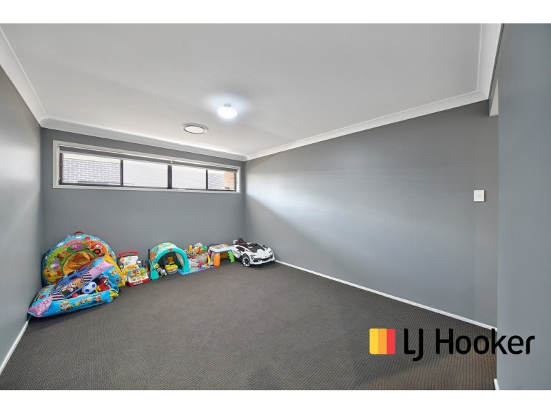 7 Dowie Drive, Claymore NSW 2559