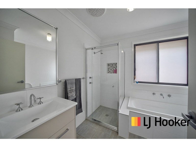 7 Dowie Drive, Claymore NSW 2559