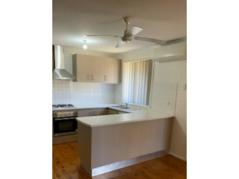 39 Othello Avenue, Rosemeadow NSW 2560