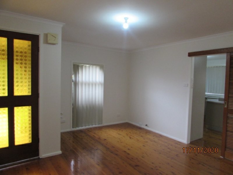 39 Othello Avenue, Rosemeadow NSW 2560