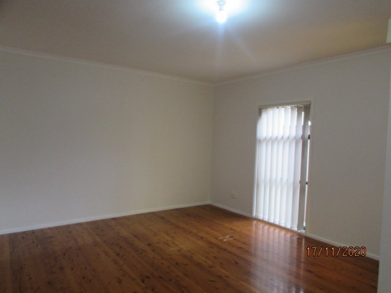 39 Othello Avenue, Rosemeadow NSW 2560