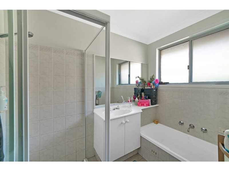 31 Gadshill Place, Rosemeadow NSW 2560