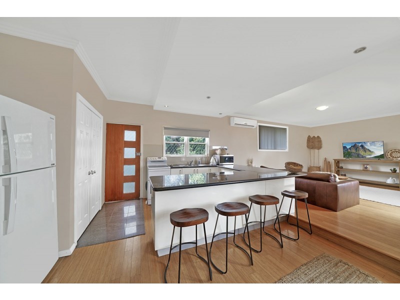 32 Hilltop Crescent, Campbelltown NSW 2560
