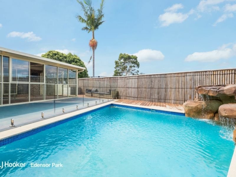 4 Ohio Place, Kearns NSW 2558