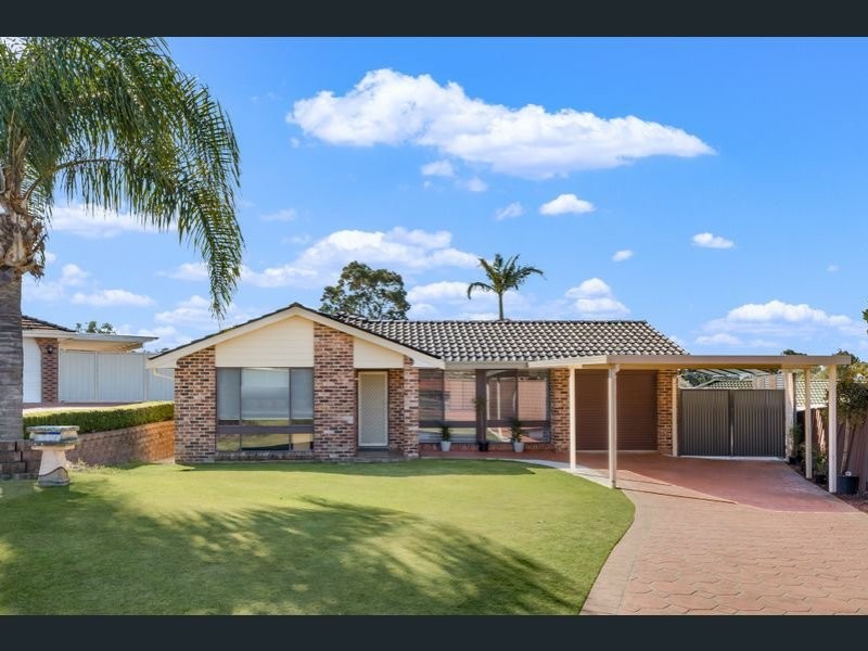 4 Ohio Place, Kearns NSW 2558