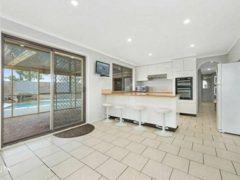 4 Ohio Place, Kearns NSW 2558