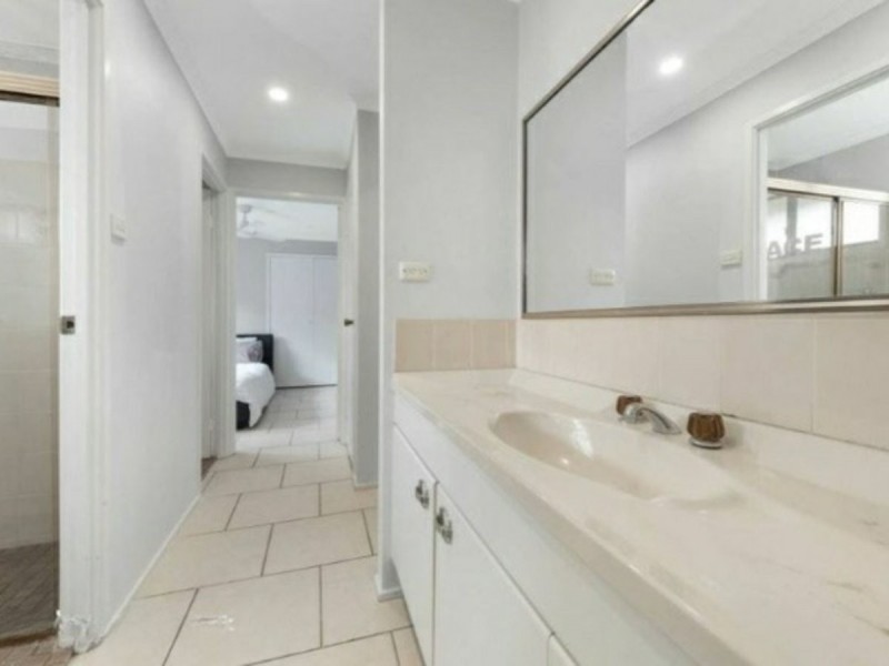 4 Ohio Place, Kearns NSW 2558