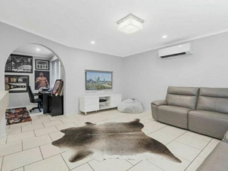 4 Ohio Place, Kearns NSW 2558