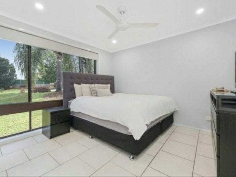 4 Ohio Place, Kearns NSW 2558