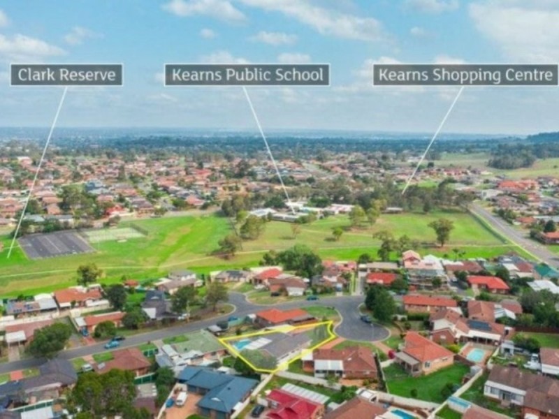 4 Ohio Place, Kearns NSW 2558