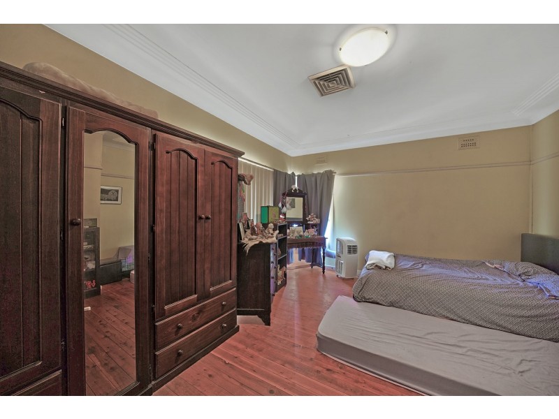 34 Grandview Drive, Campbelltown NSW 2560