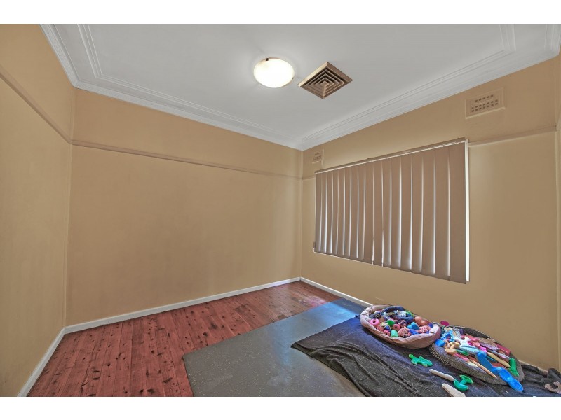 34 Grandview Drive, Campbelltown NSW 2560