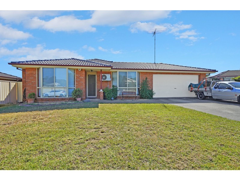 18 Pyramus Circuit, Rosemeadow NSW 2560