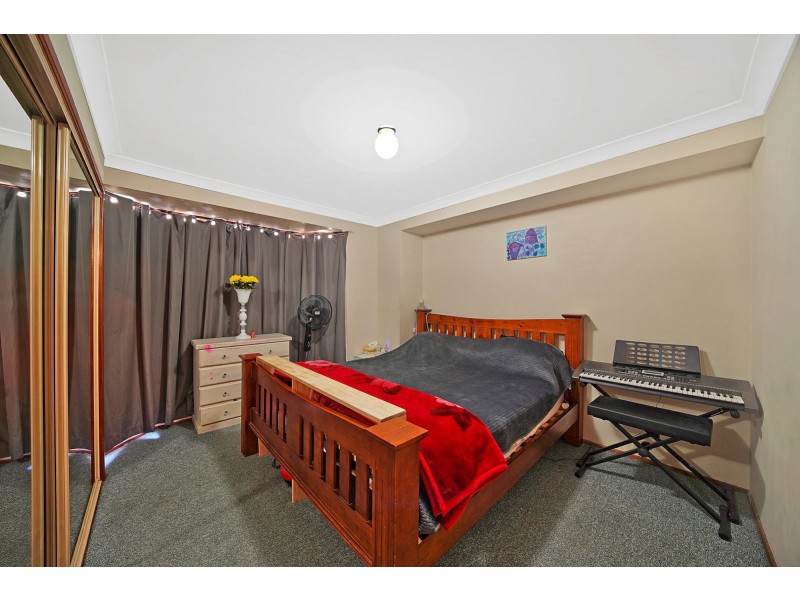18 Pyramus Circuit, Rosemeadow NSW 2560