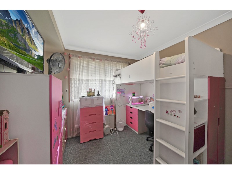 18 Pyramus Circuit, Rosemeadow NSW 2560