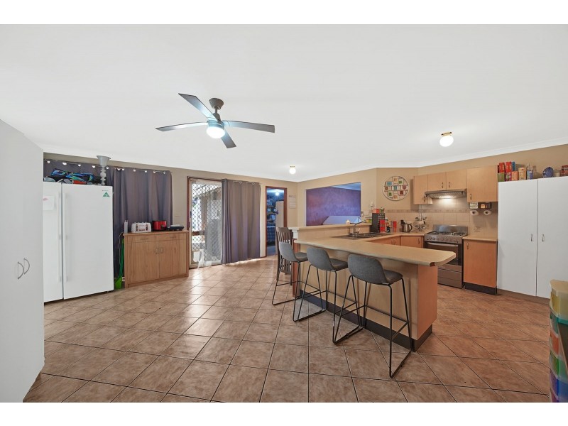 18 Pyramus Circuit, Rosemeadow NSW 2560