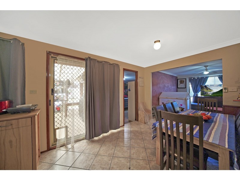 18 Pyramus Circuit, Rosemeadow NSW 2560