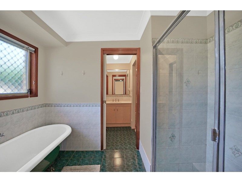 18 Pyramus Circuit, Rosemeadow NSW 2560