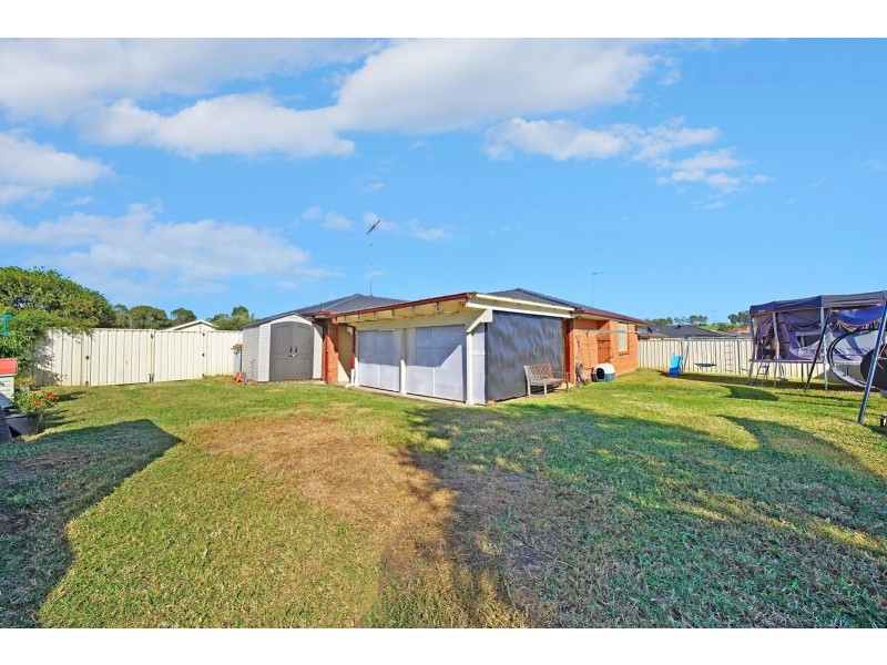 18 Pyramus Circuit, Rosemeadow NSW 2560