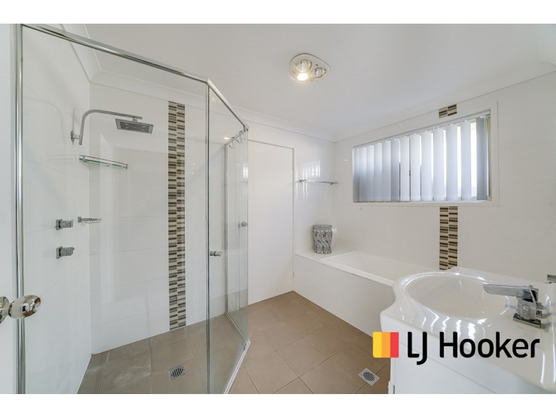 9A Withnell Crescent, St Helens Park NSW 2560