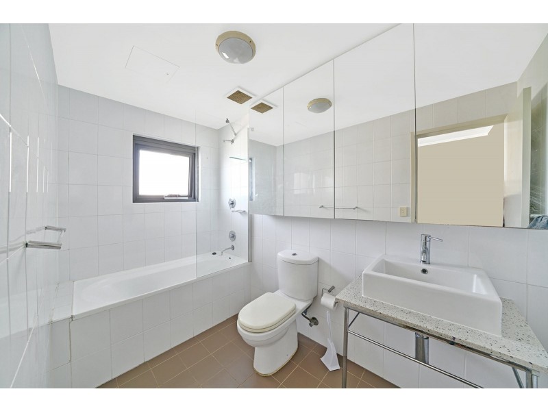 11A/541 Pembroke Rd, Leumeah NSW 2560