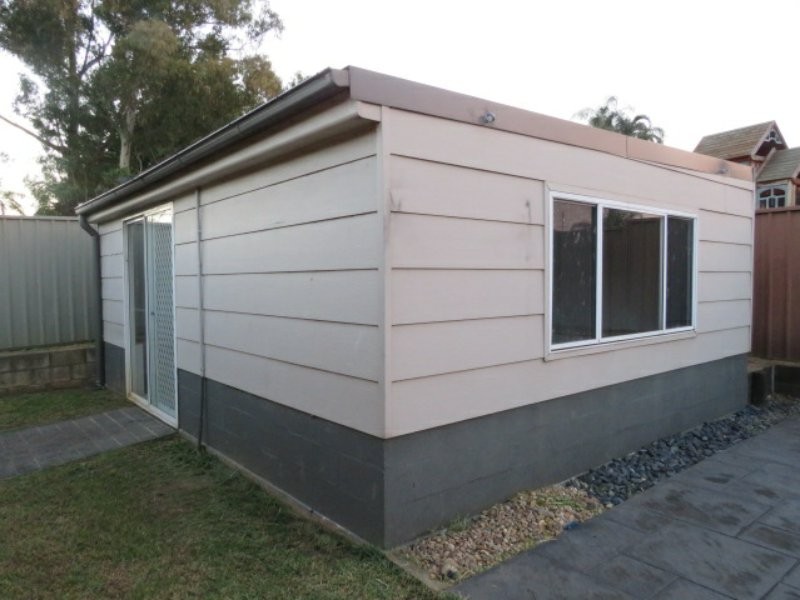 5 Sampson Place, Rosemeadow NSW 2560