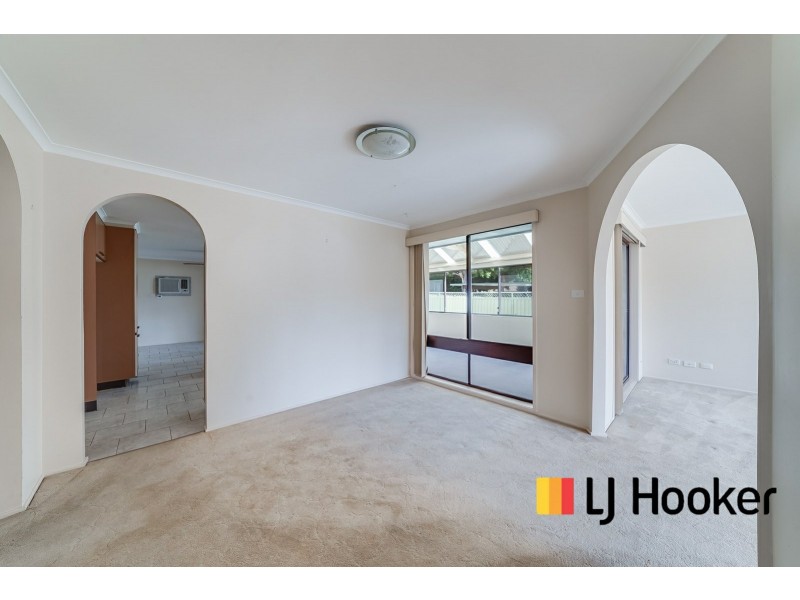 5 Tammar Place, St Helens Park NSW 2560