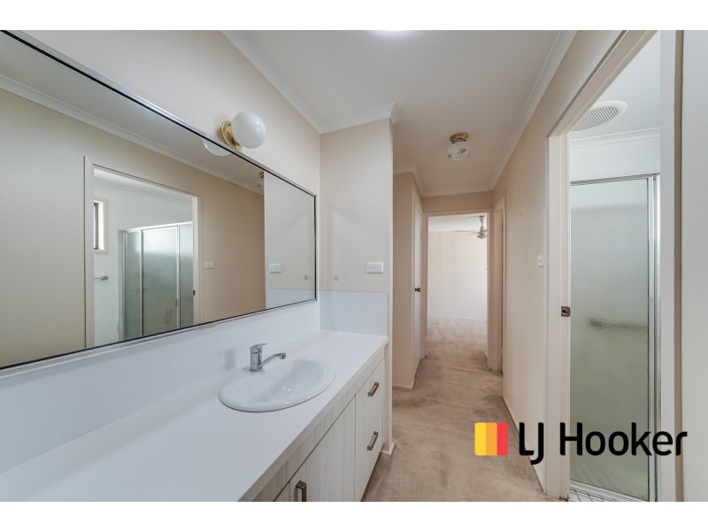 5 Tammar Place, St Helens Park NSW 2560