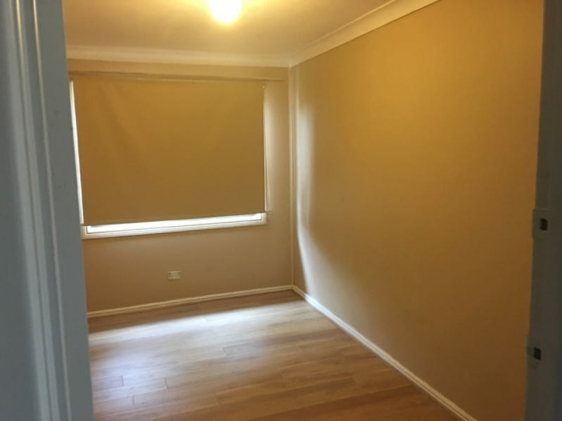 8 Alam Place, Campbelltown NSW 2560