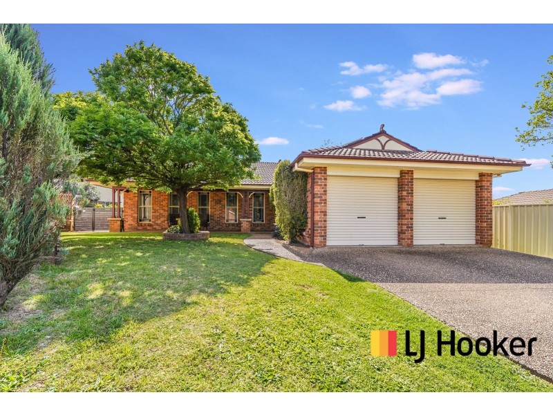 12 Siward Place, Rosemeadow NSW 2560