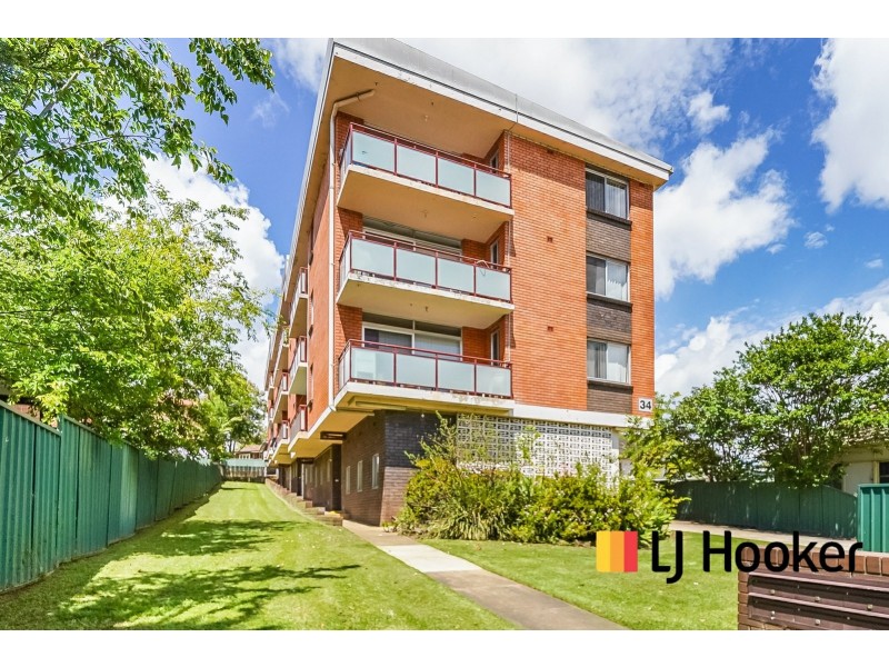 16/34 Moore Street, Campbelltown NSW 2560
