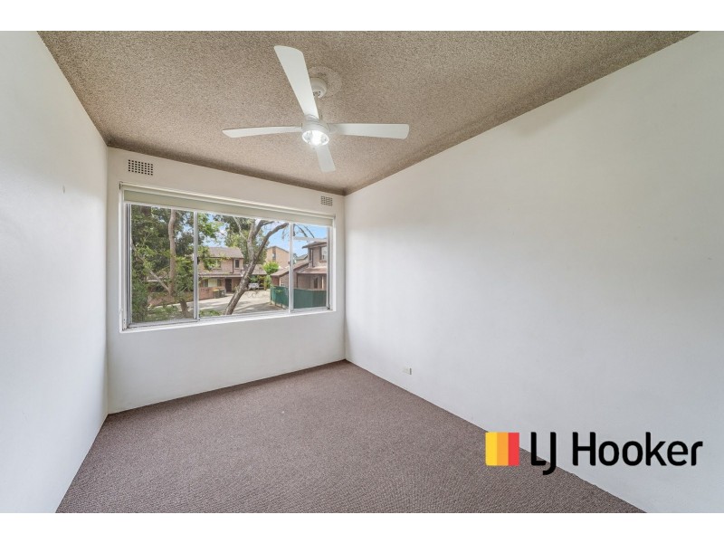 3/28a Moore Street, Campbelltown NSW 2560